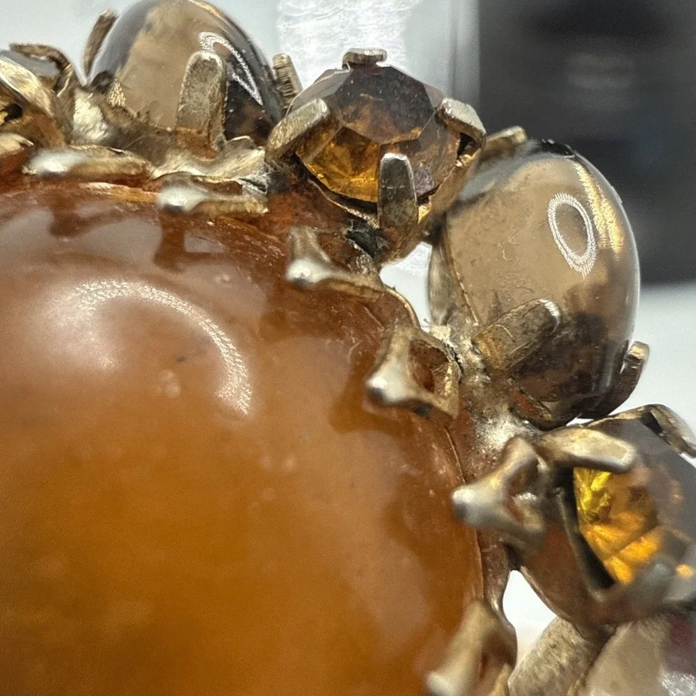 Vintage Weiss Honey Amber High Domed Cabochon Crown Setting Clip On Earrings